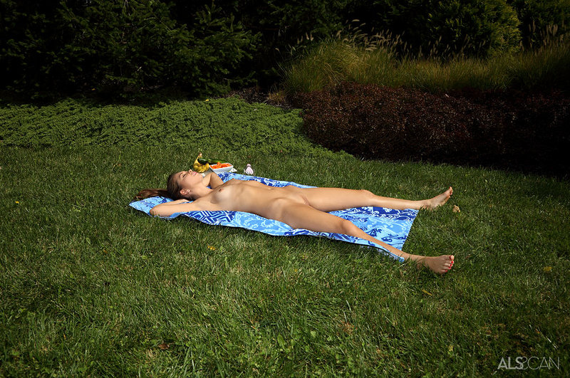 Инга, 22 года, 0 размер груди